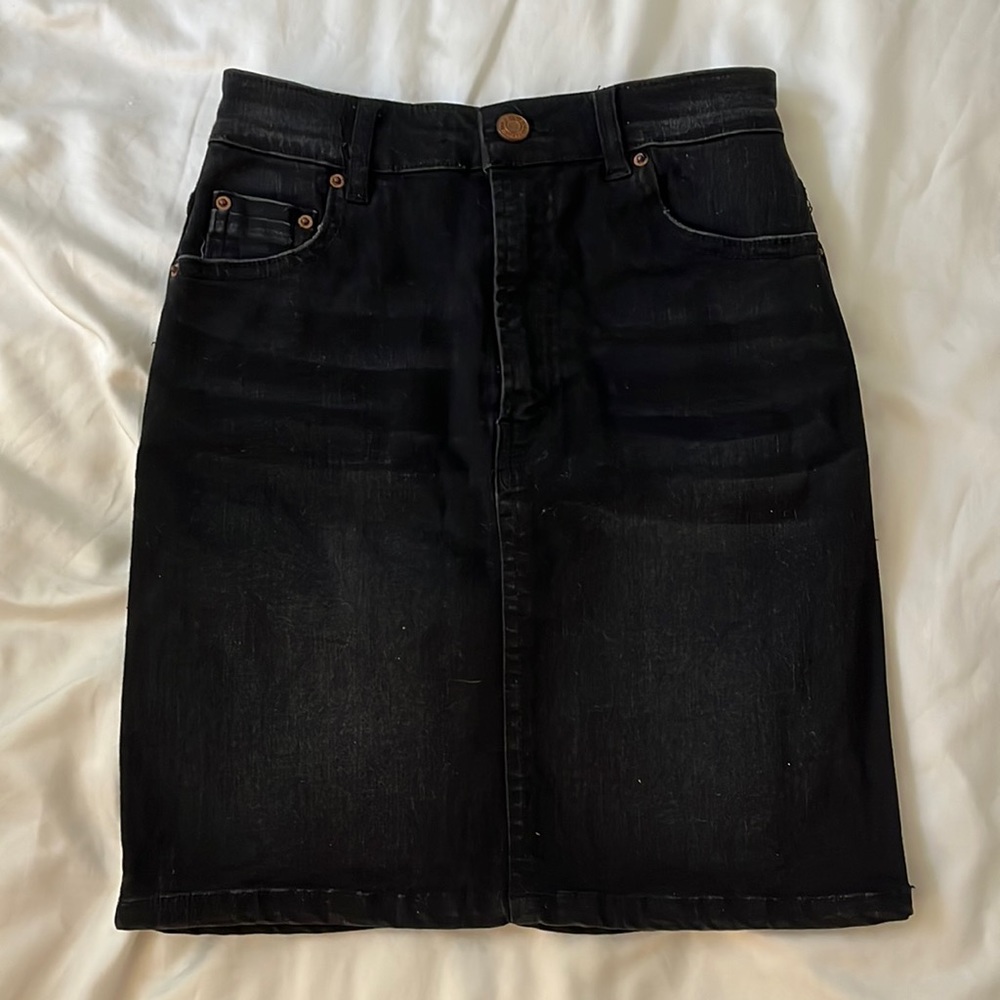 Stradivarius Black Denim Skirt-Size US 2